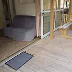 Moderne A Avec Piscine 샬레 생 힐레르 드 리에