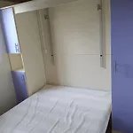 Moderne A Avec Piscine 샬레 생 힐레르 드 리에