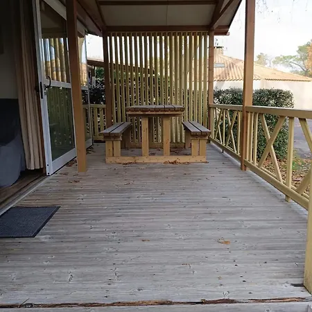 Chalet Moderne à Avec Piscine