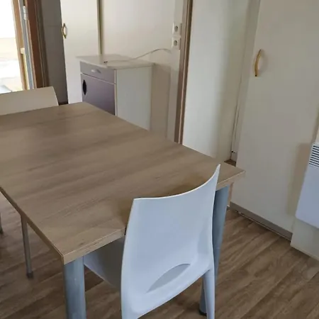 Chalet Moderne à Avec Piscine *